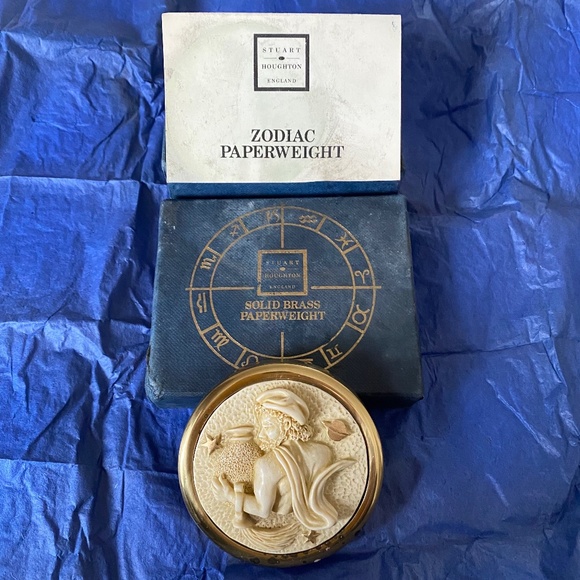 Stuart Houghton Other - Stuart Houghton I AQUARIUS I Zodiac Paperweight